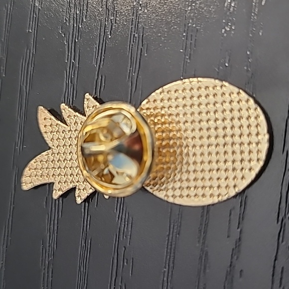 Pineapple Pin - Picture 2 of 4